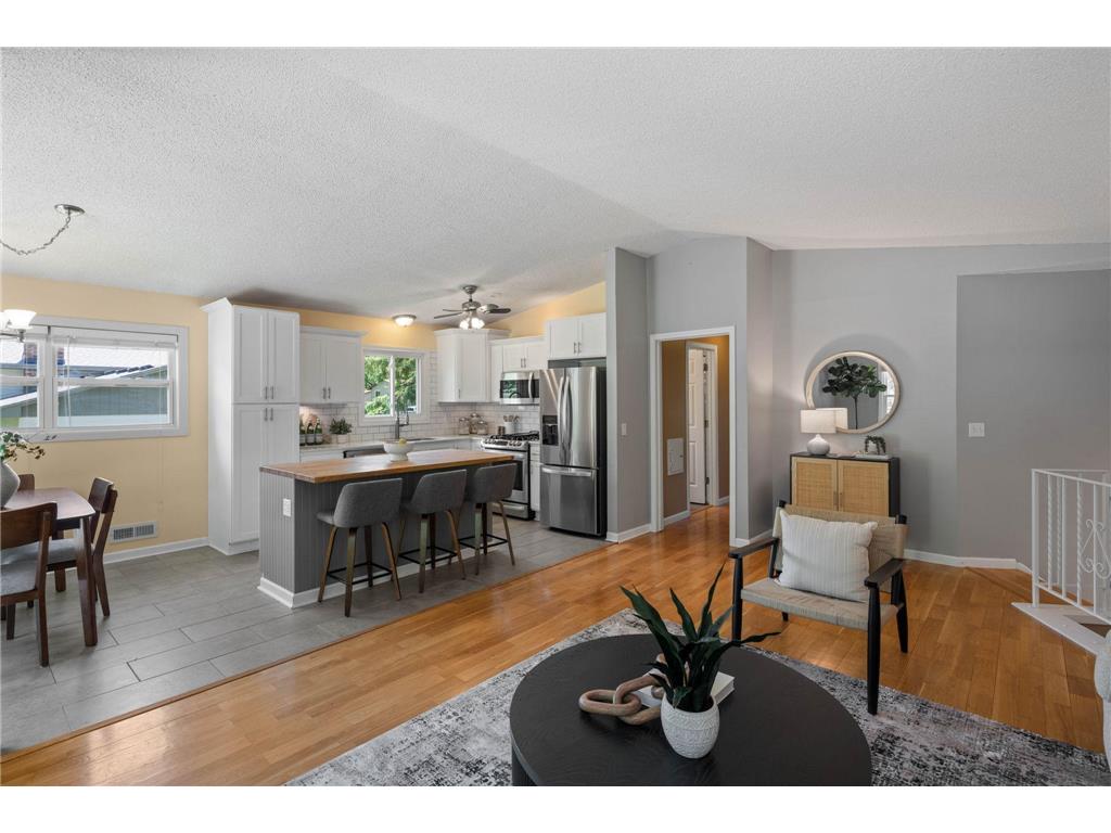 3098 Evelyn Street Roseville MN 55113 7081078 image3