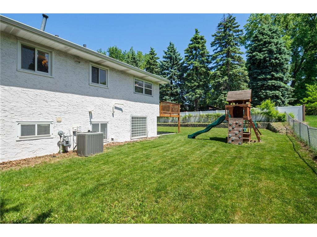 3098 Evelyn Street Roseville MN 55113 7081078 image35