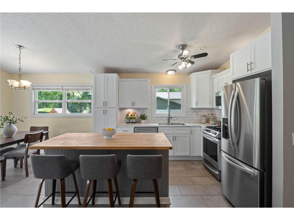 3098 Evelyn Street Roseville MN 55113 7081078 image4