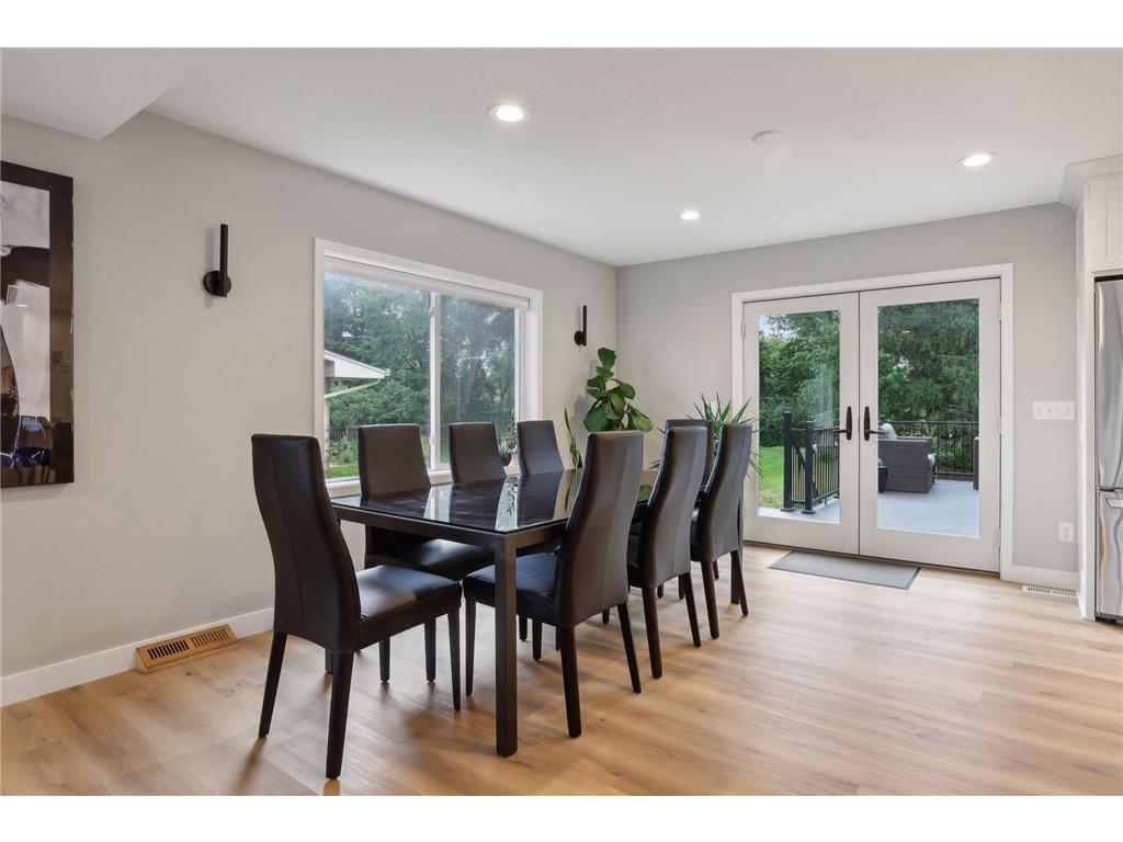 3098 Victoria Street N Roseville MN 55113 7021823 image15