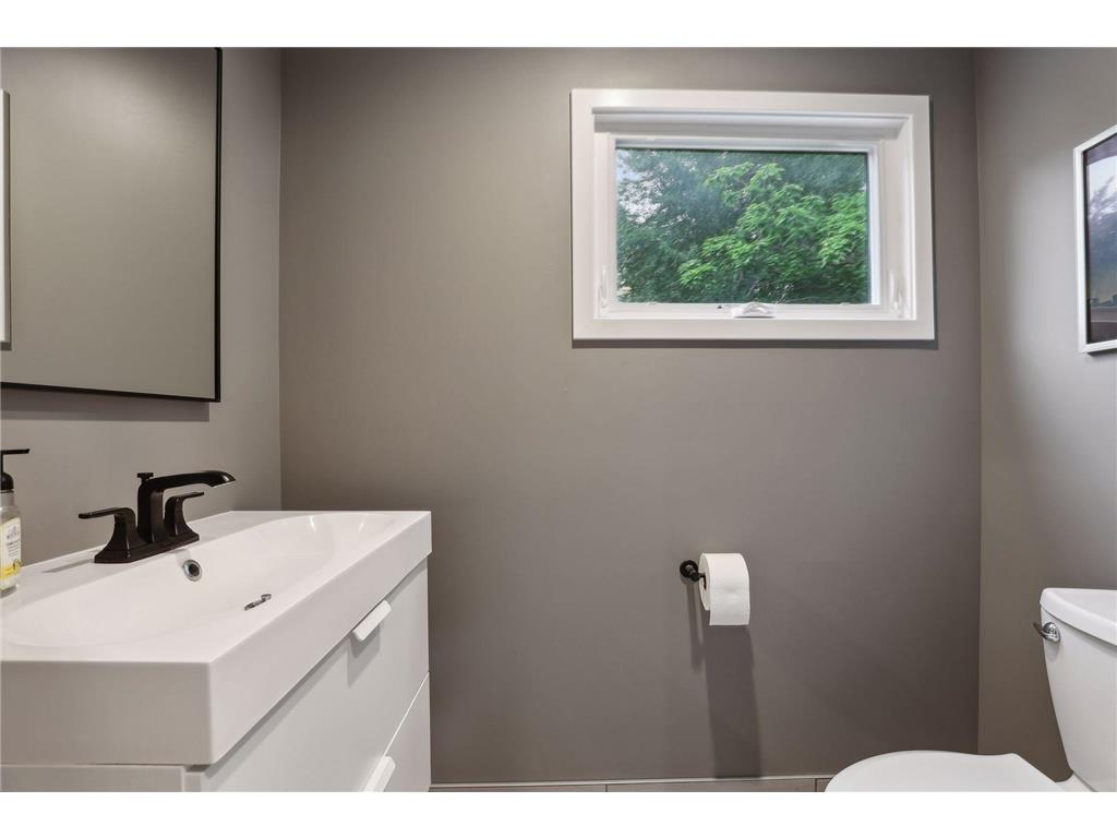 3098 Victoria Street N Roseville MN 55113 7021823 image19