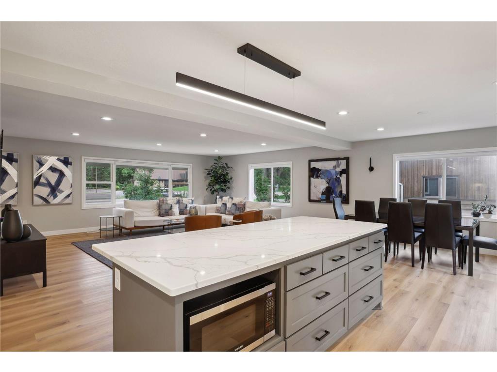 3098 Victoria Street N Roseville MN 55113 7021823 image2