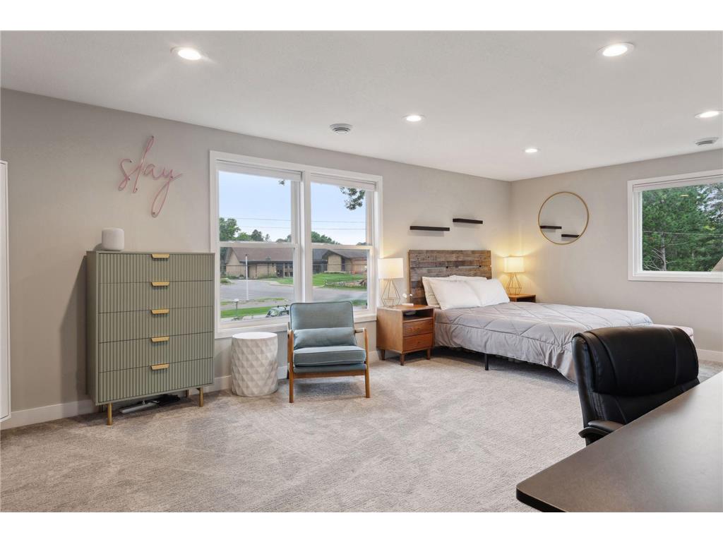 3098 Victoria Street N Roseville MN 55113 7021823 image20