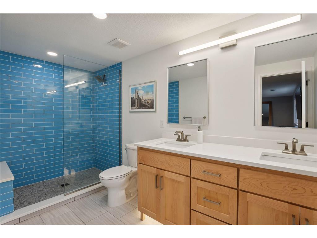 3098 Victoria Street N Roseville MN 55113 7021823 image26