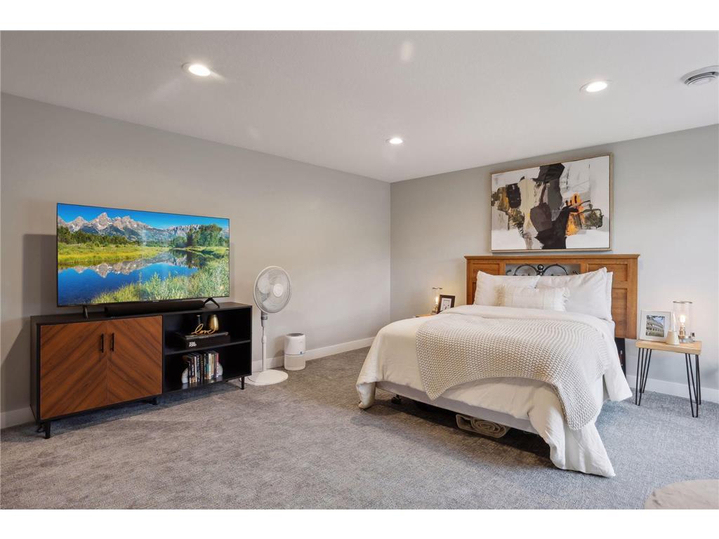 3098 Victoria Street N Roseville MN 55113 7021823 image29