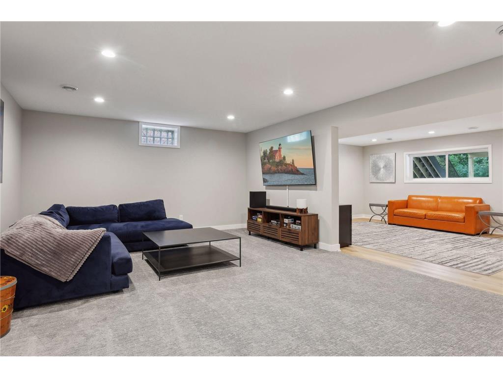 3098 Victoria Street N Roseville MN 55113 7021823 image33