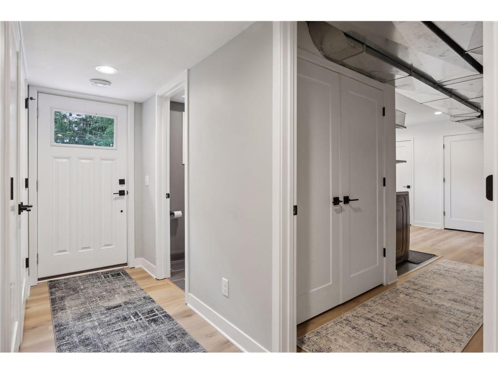 3098 Victoria Street N Roseville MN 55113 7021823 image36