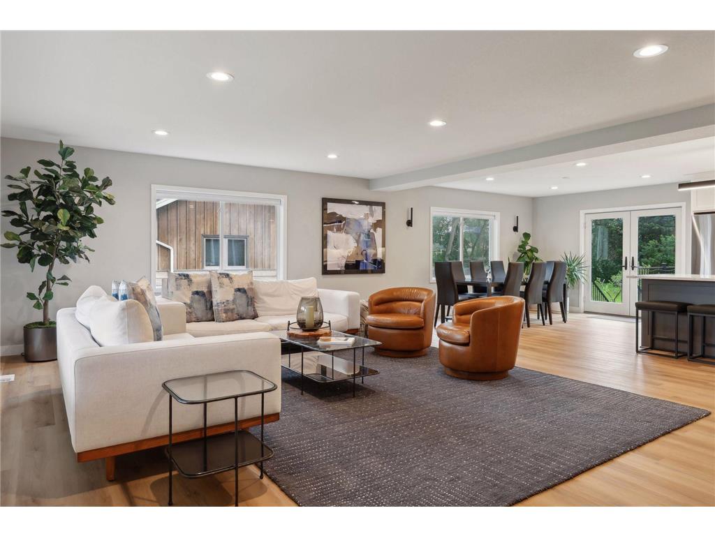 3098 Victoria Street N Roseville MN 55113 7021823 image5