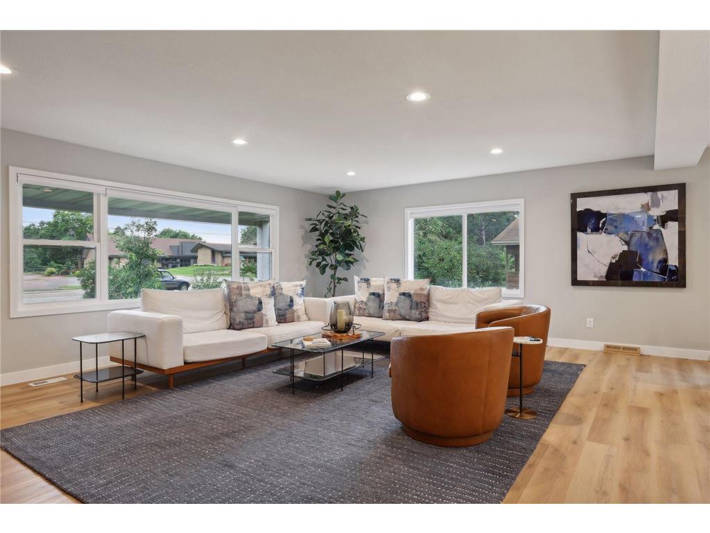 3098 Victoria Street N Roseville MN 55113 7021823 image6