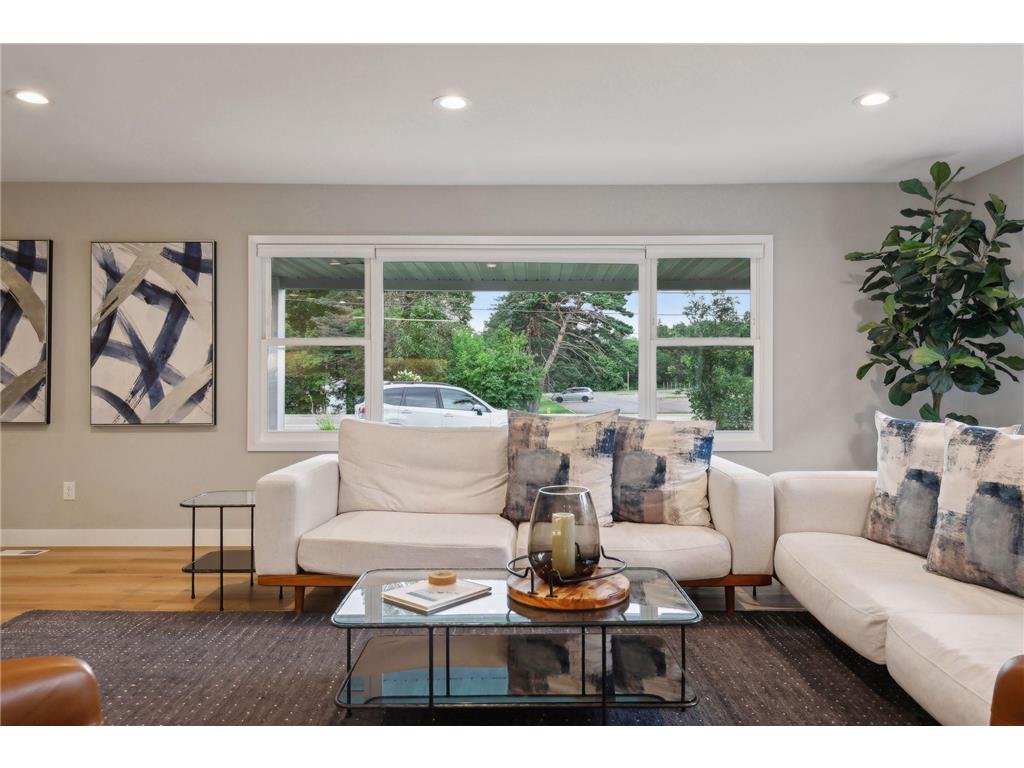 3098 Victoria Street N Roseville MN 55113 7021823 image7