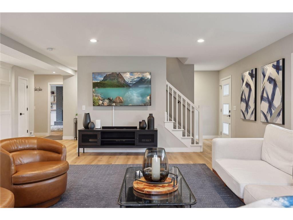 3098 Victoria Street N Roseville MN 55113 7021823 image9