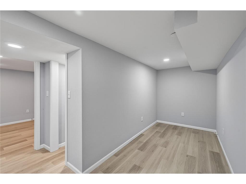 31 Demont Avenue E Little Canada MN 55117 7081923 image24