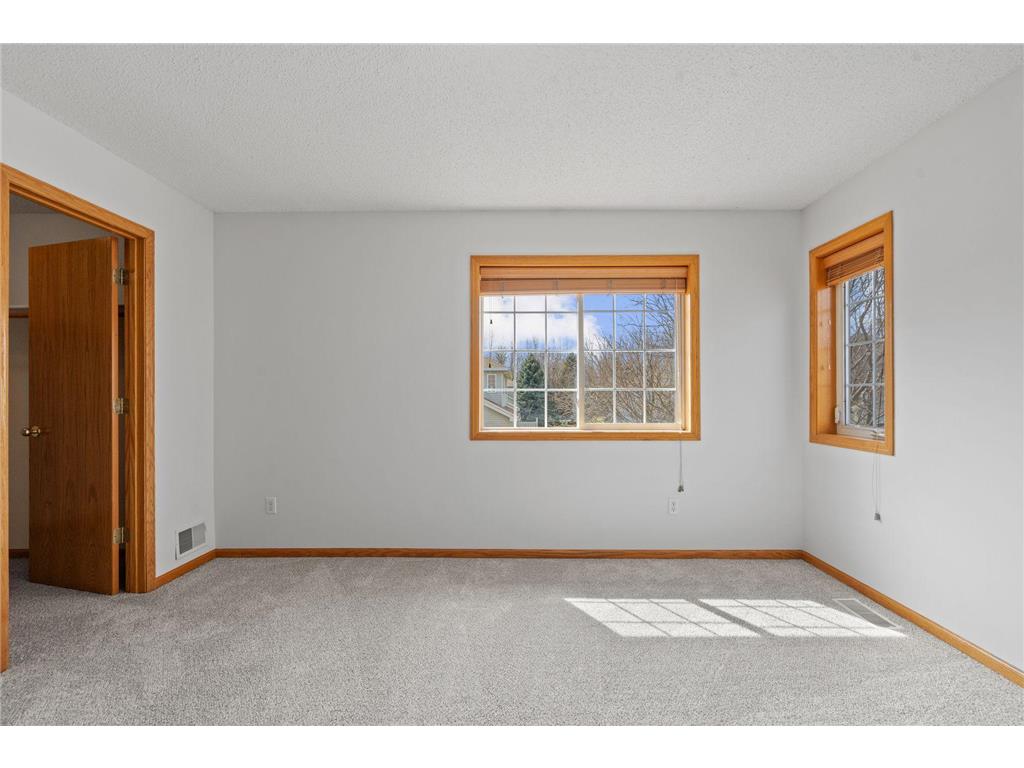 31 Landau Alcove Woodbury MN 55125 7020884 image12