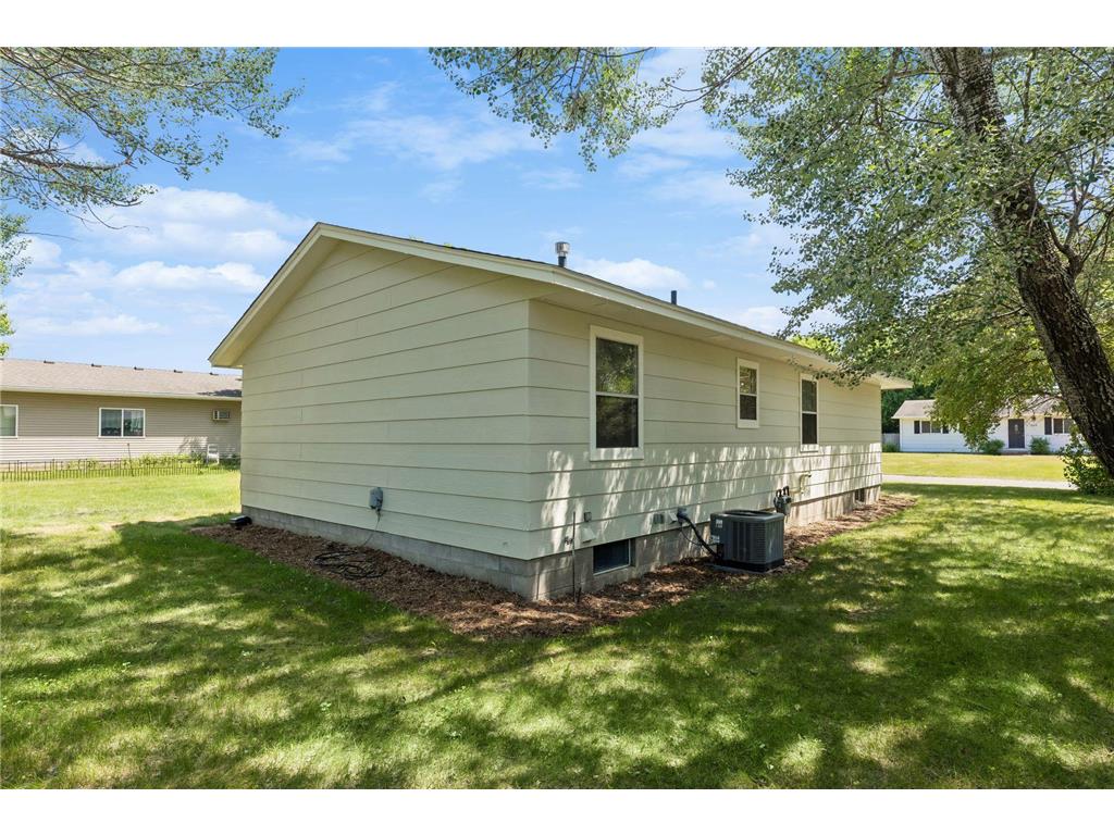 310 18th Avenue SE Cambridge MN 55008 7081732 image36