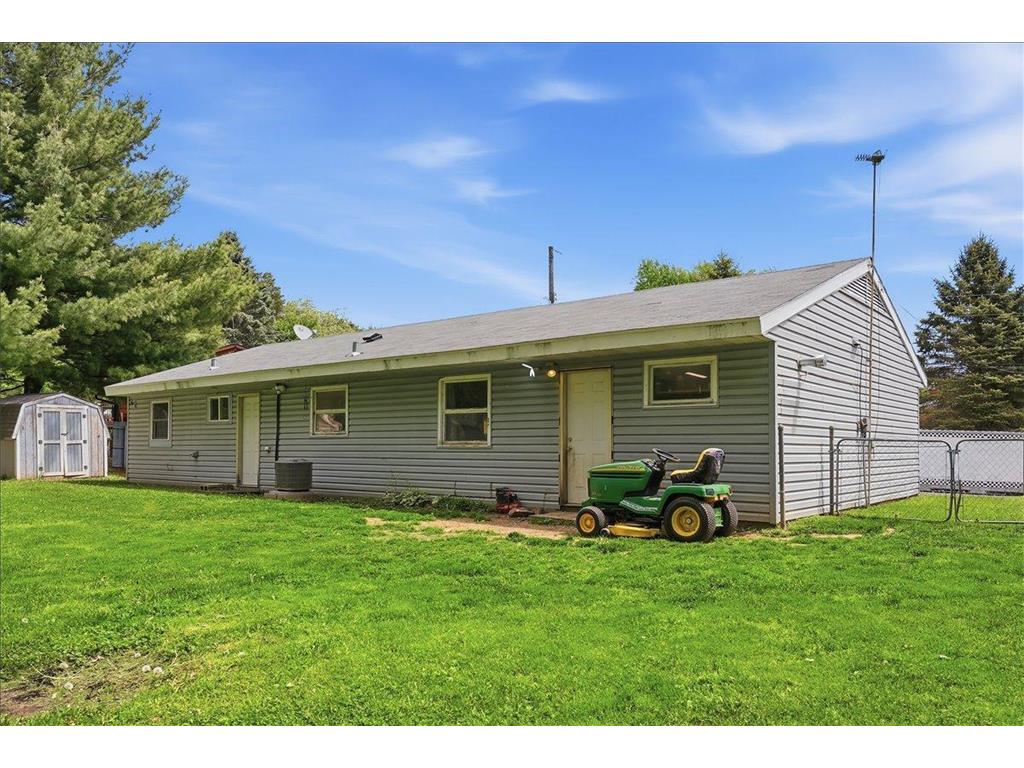 310 235th Street East Farmington WI 54020 7078287 image16