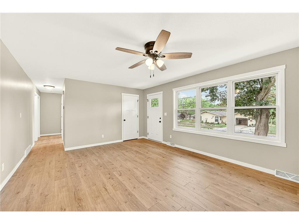 310 4th St NE Byron MN 55920 7089645 image2