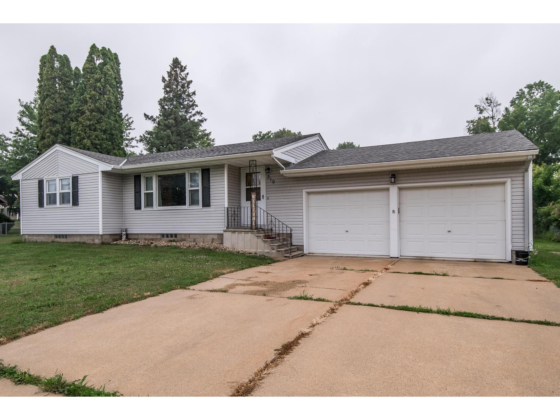 310 4th Street W, Mantorville, MN, 55955 MLS 7150762 Edina Realty