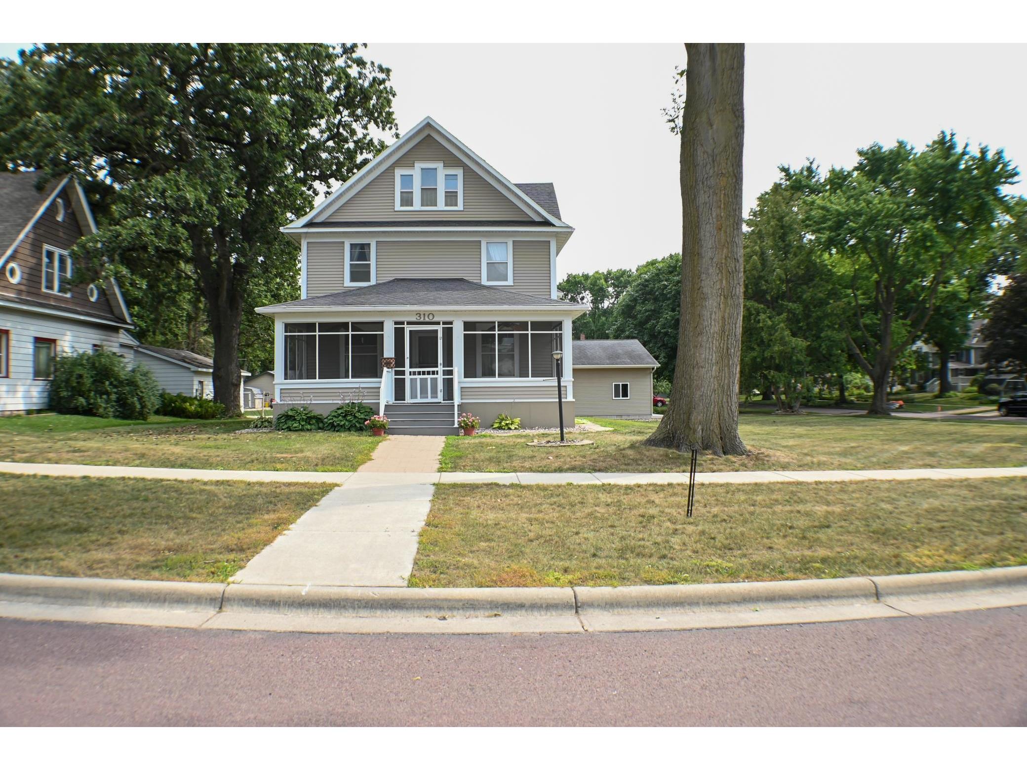 310 E 2nd Street, Blue Earth, MN 56013 MLS 6068963 Edina Realty