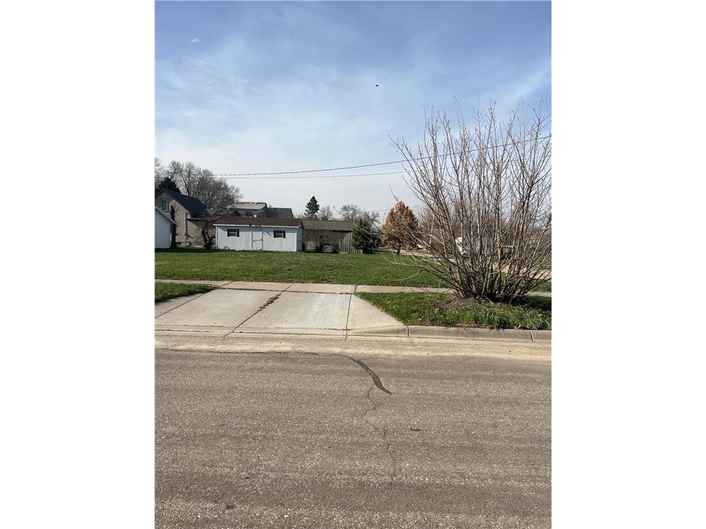 310 E 4th Street Madison MN 56256 7060334 image1