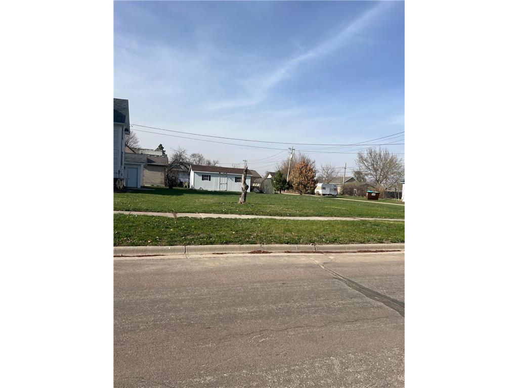 310 E 4th Street Madison MN 56256 7060334 image2