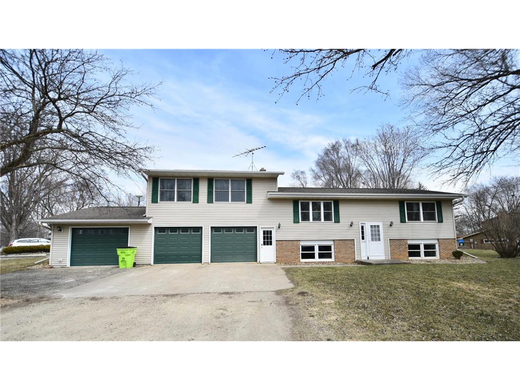 310 Parkview Curve, Zumbrota, MN 55992 MLS 6178406 Edina Realty