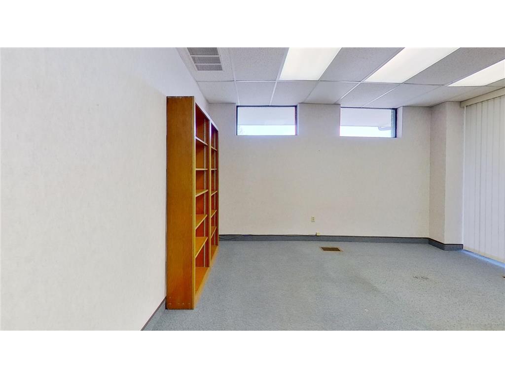 310 W West College Drive Marshall MN 56258 6626831 image12