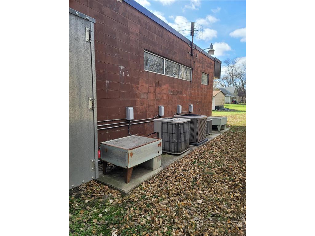 310 W West College Drive Marshall MN 56258 6626831 image30