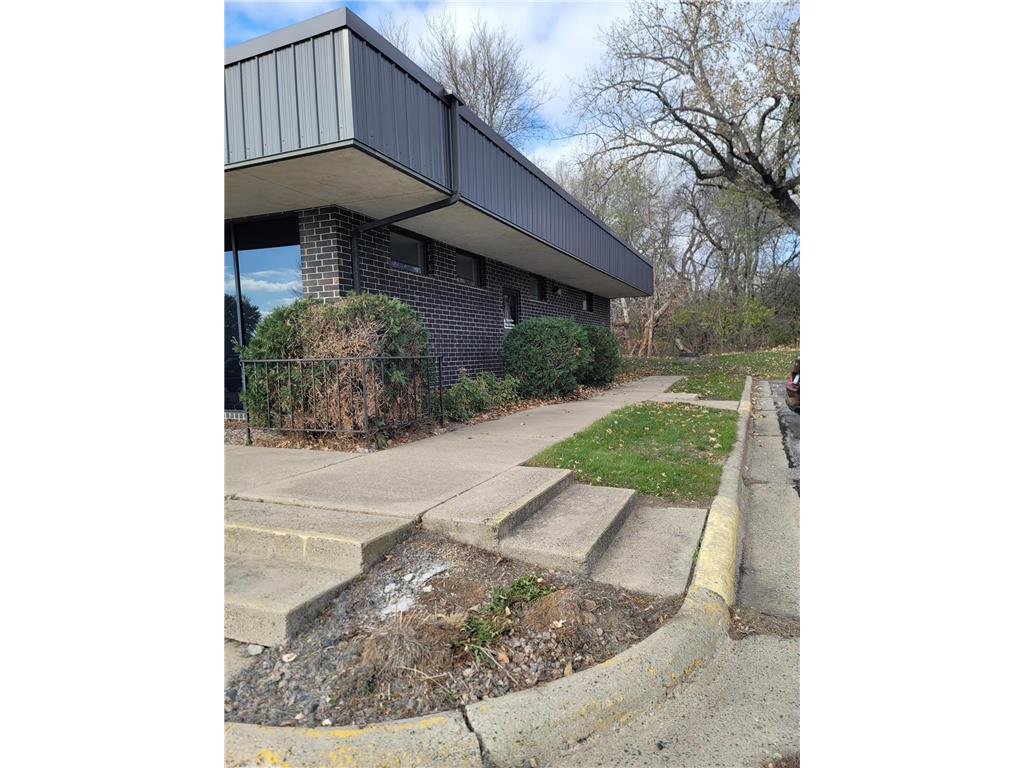 310 W West College Drive Marshall MN 56258 6626831 image31