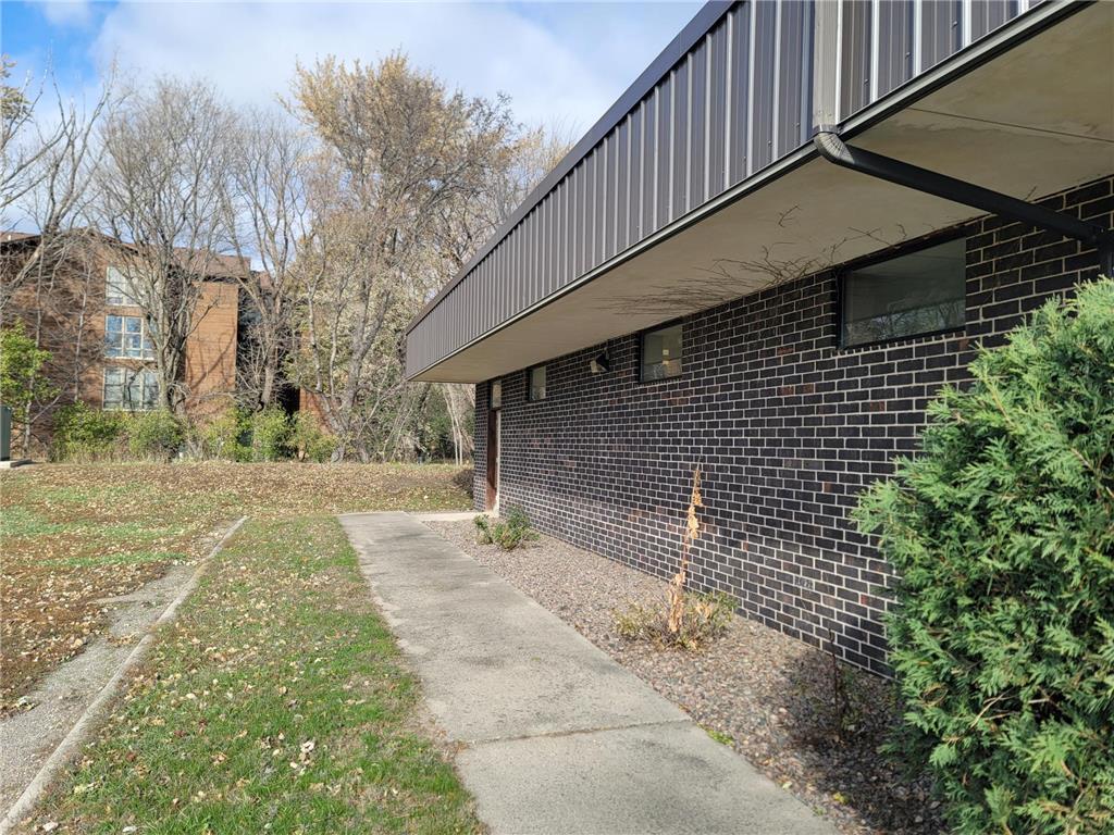 310 W West College Drive Marshall MN 56258 6626831 image35