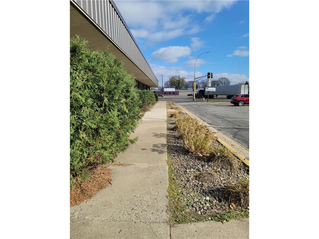 310 W West College Drive Marshall MN 56258 6626831 image36