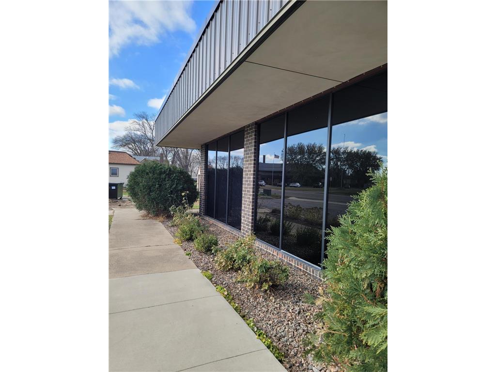310 W West College Drive Marshall MN 56258 6626831 image37