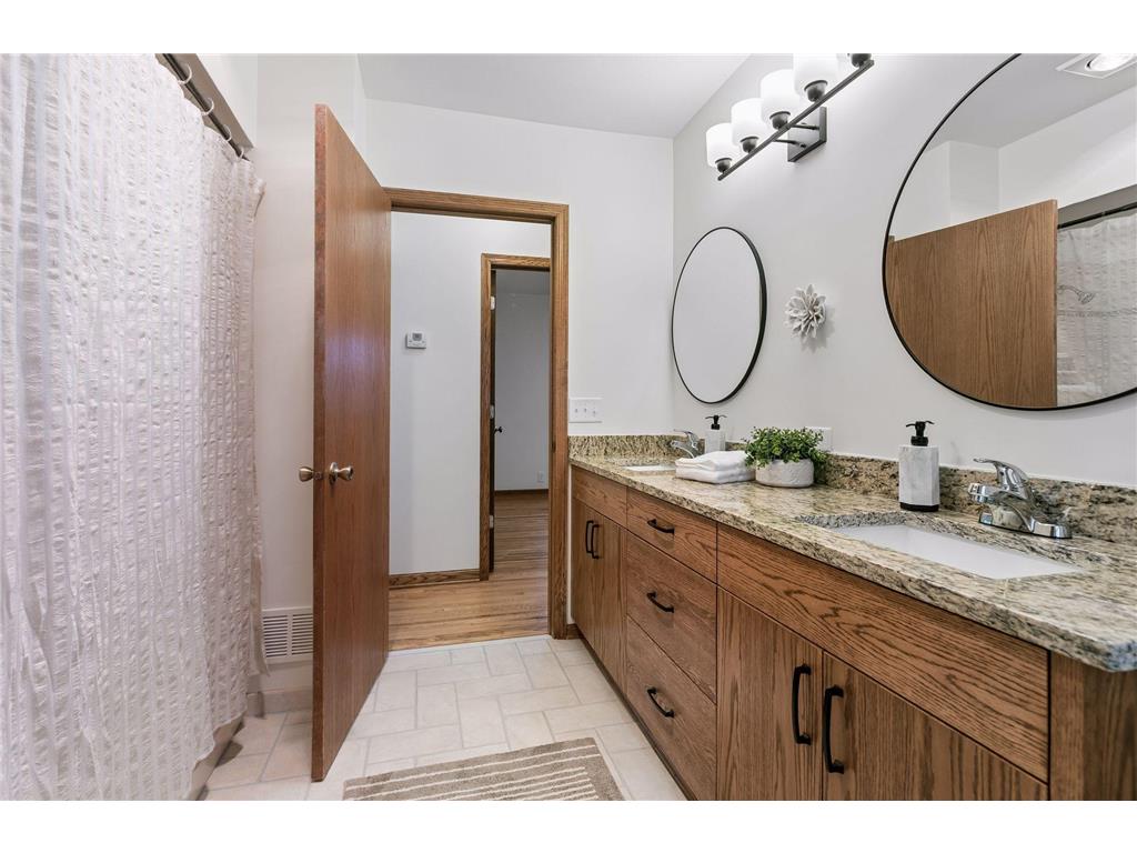 3100 Noble Avenue N Golden Valley MN 55422 7055705 image20