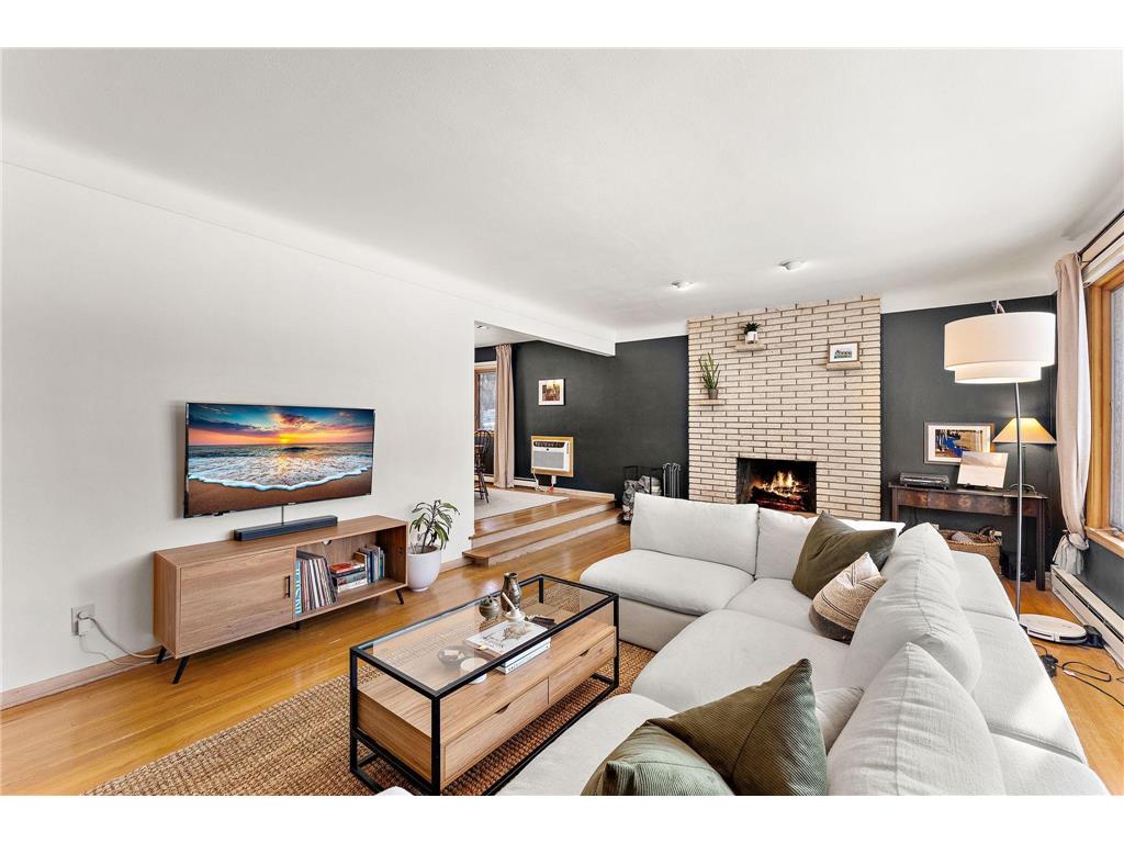 3100 Oxford Street N Roseville MN 55113 7008148 image1