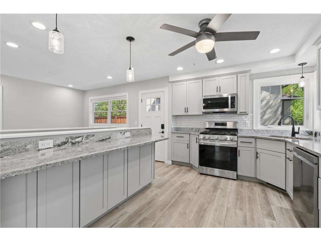 3100 W 55th Street Edina MN 55410 7074693 image10