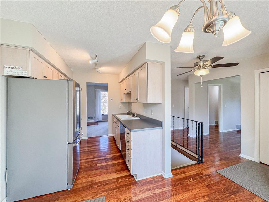 3101 Independence Avenue N New Hope MN 55427 6817556 image10