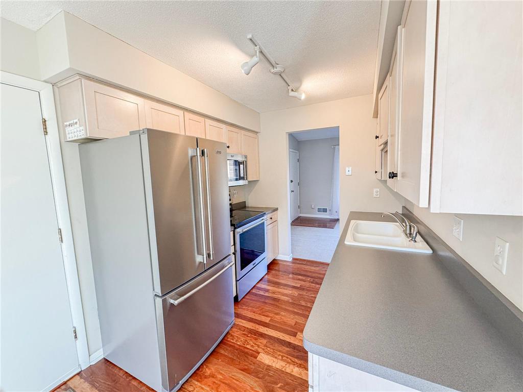 3101 Independence Avenue N New Hope MN 55427 6817556 image6