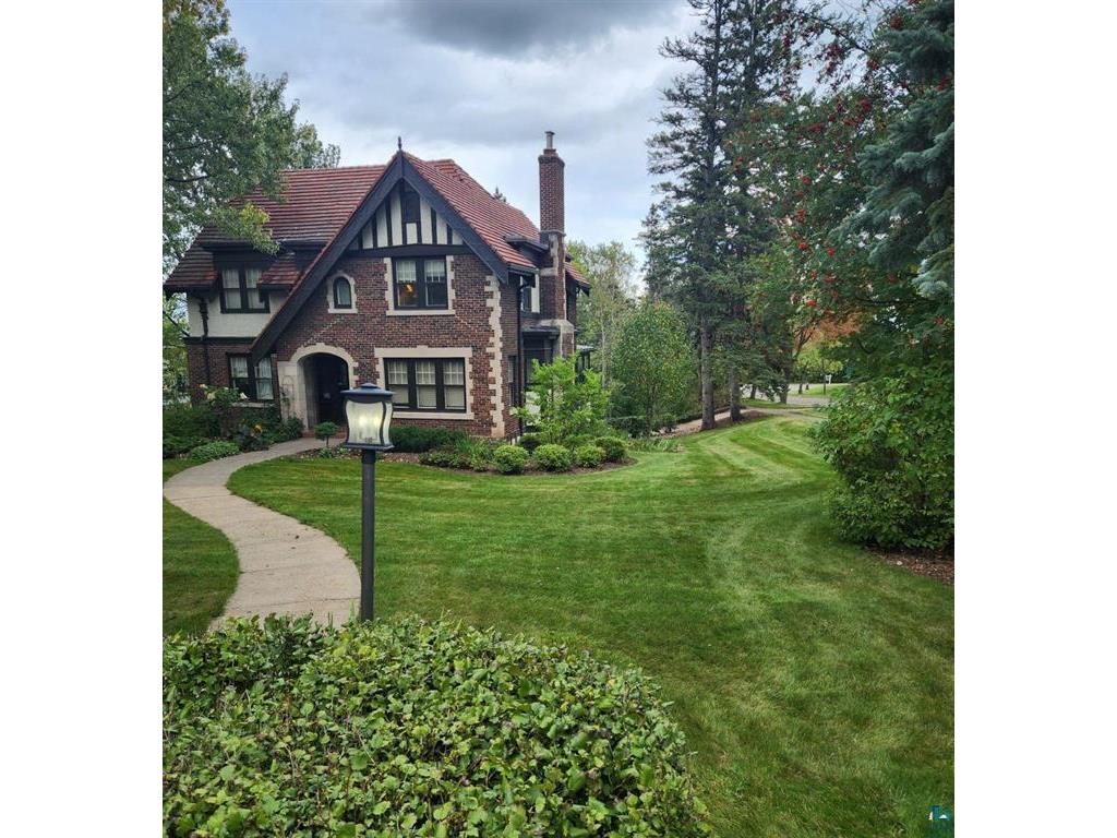 3102 E 1st Street Duluth MN 55812 6488118 image1