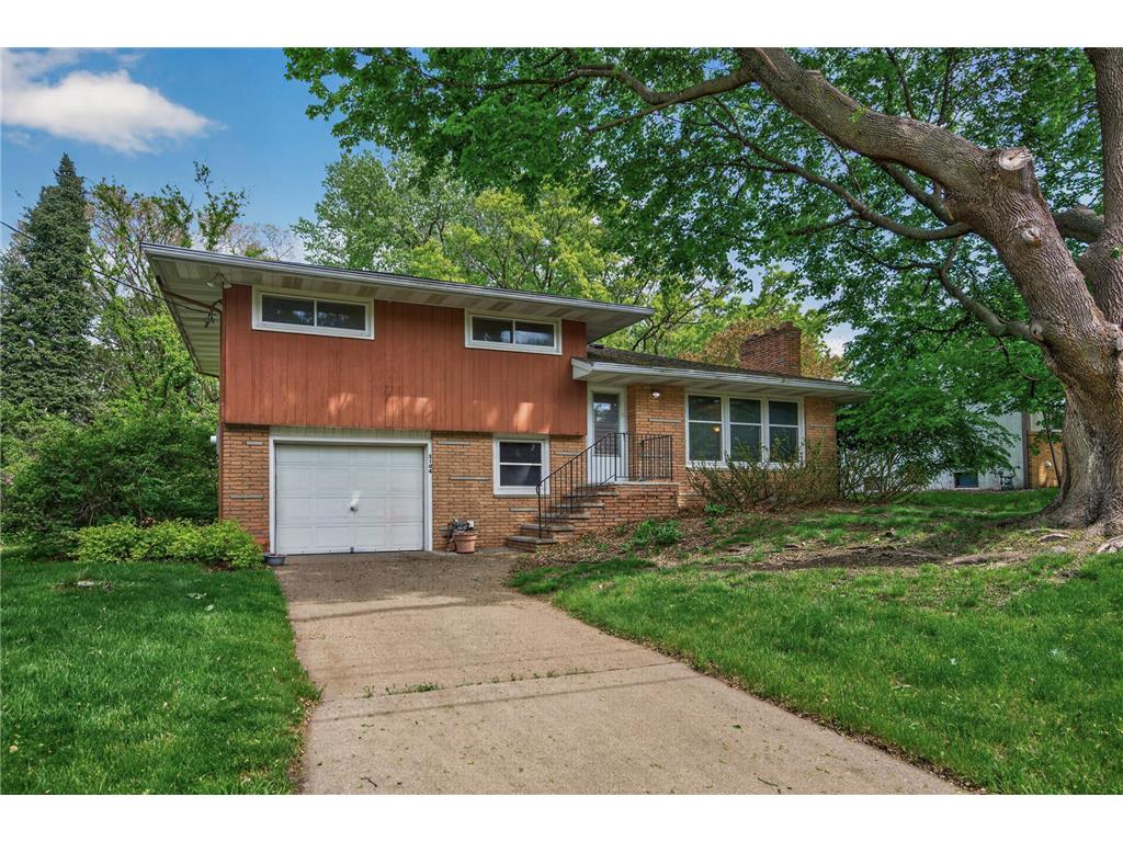 3104 Mildred Drive Roseville MN 55113 7074811 image1