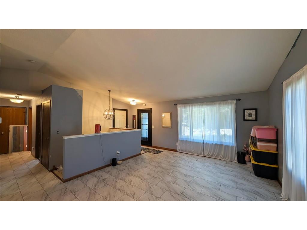 3105 3rd Avenue NW Willmar MN 56201 7111234 image9