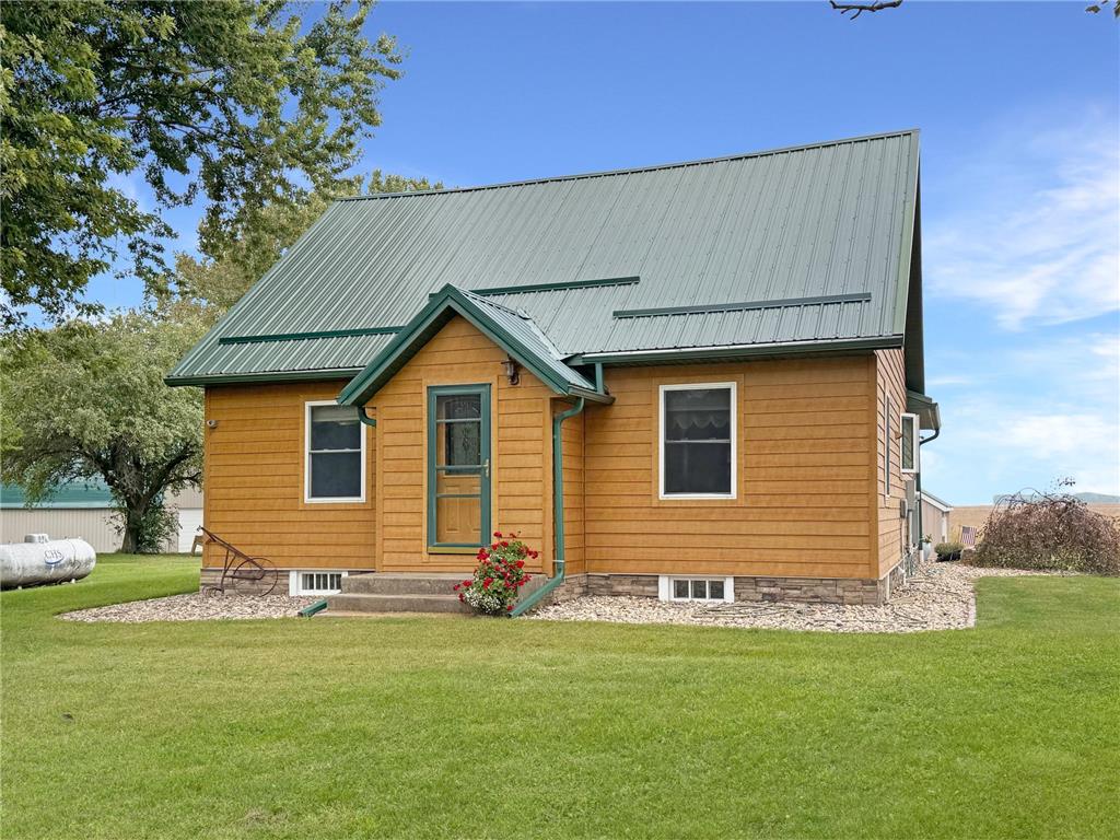 311 1st Street Russell MN 56169 6782874 image1
