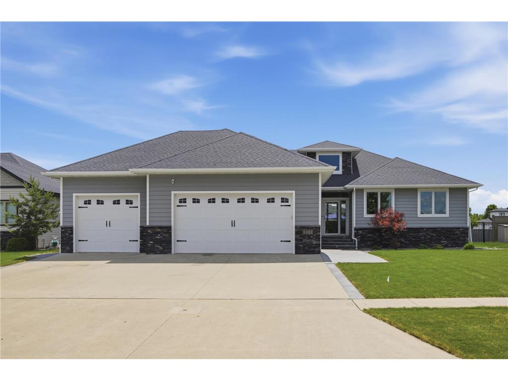 311 39th Avenue E West Fargo ND 58078 7093172 image1