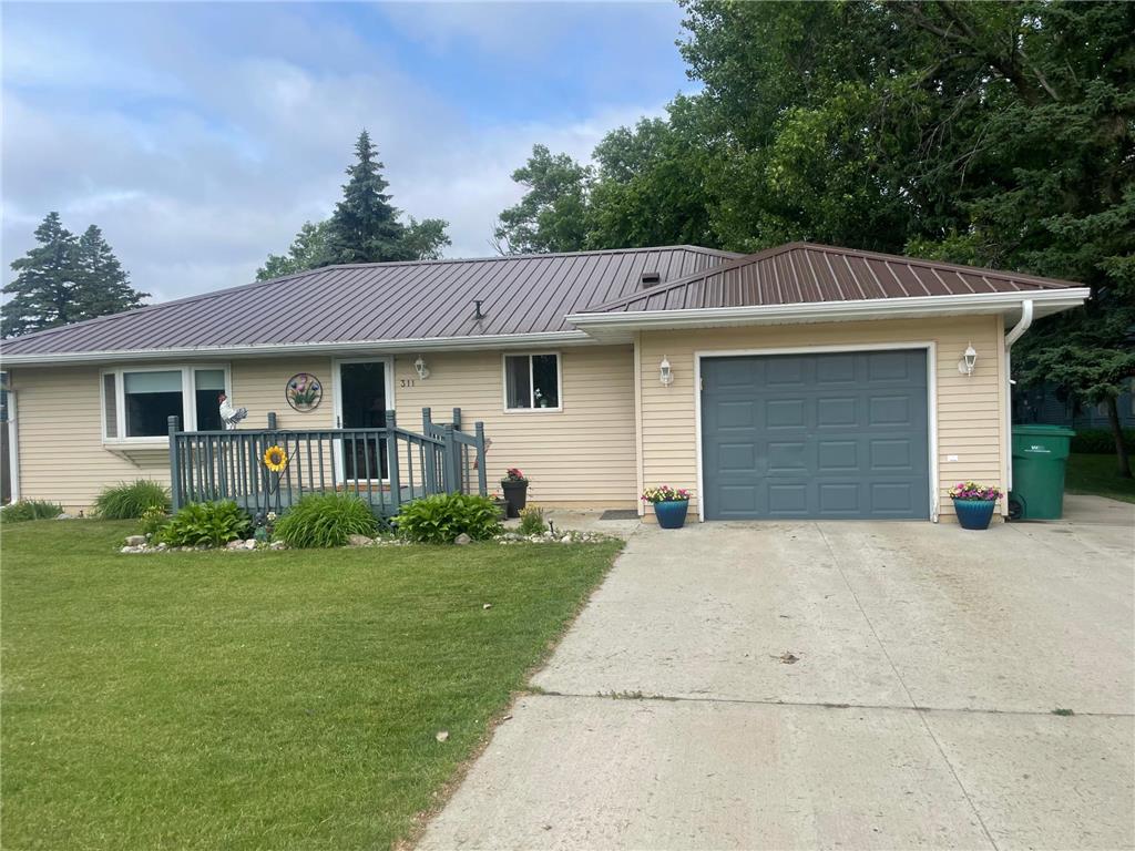 311 4th Avenue E Abercrombie ND 58001 7045261 image1