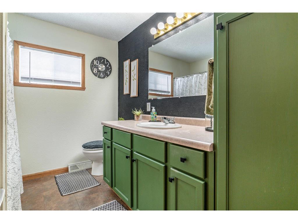 311 4th Avenue E Abercrombie ND 58001 7045261 image13