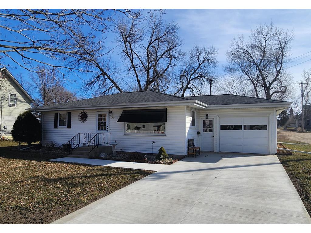 311 5th Avenue SW, Pipestone, MN, 56164 MLS 6504475 Edina Realty