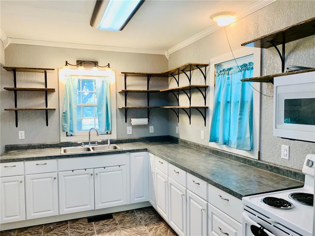 311 Bay Avenue SE Baudette MN 56623 - Baudette River 6576233 image1