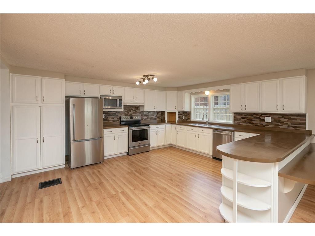 311 Center Avenue S Eyota MN 55934 7074160 image15