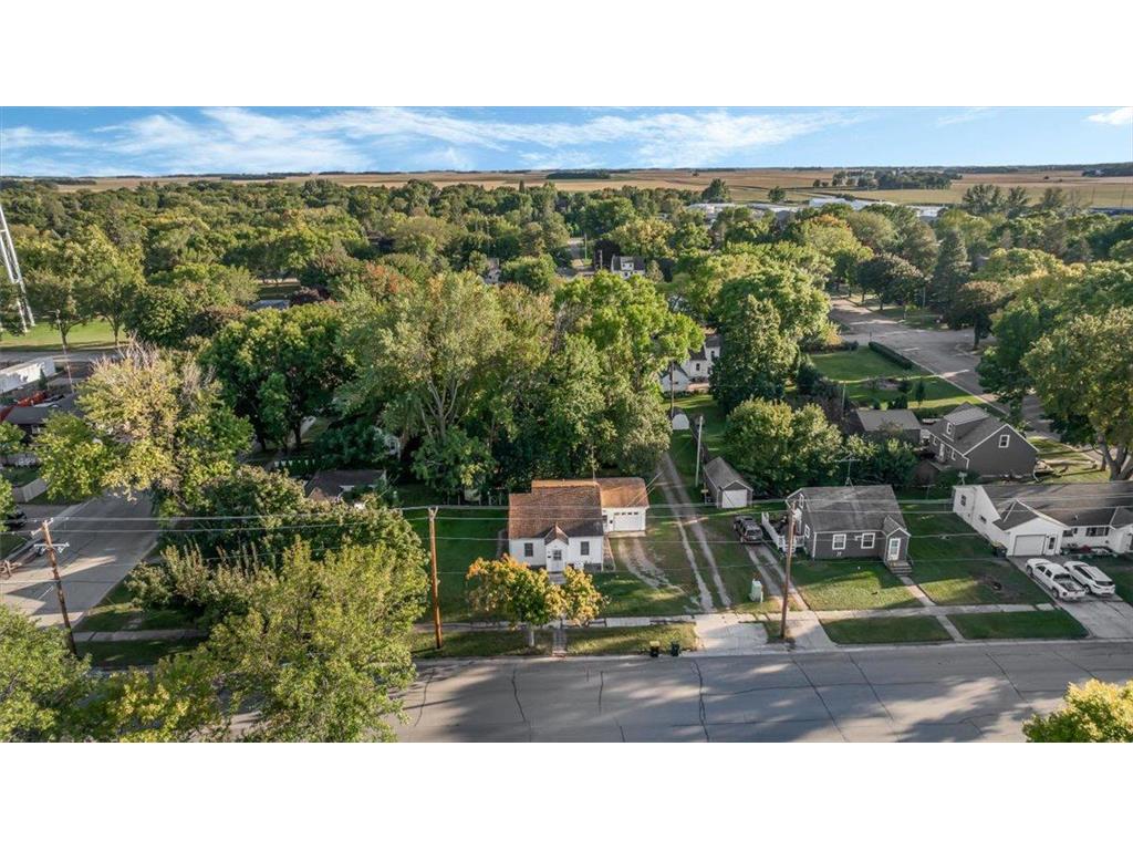 311 Dupont Avenue NW Renville MN 56284 6607891 image1