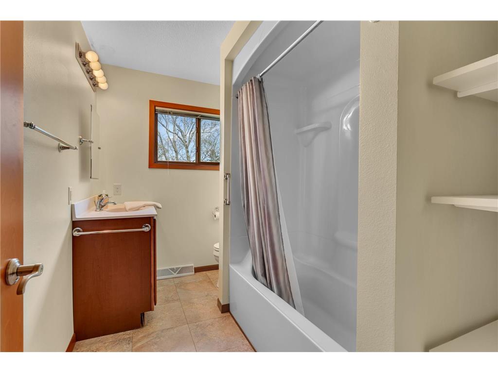311 E Oak Avenue Olivia MN 56277 7052588 image18