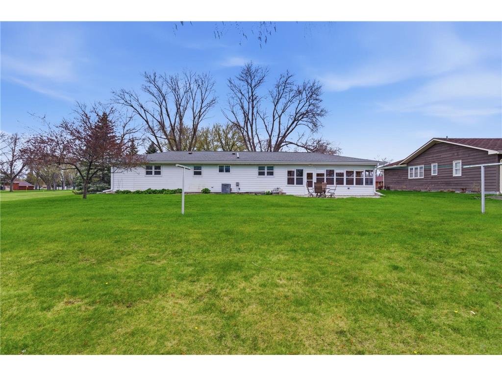 311 E Oak Avenue Olivia MN 56277 7052588 image3