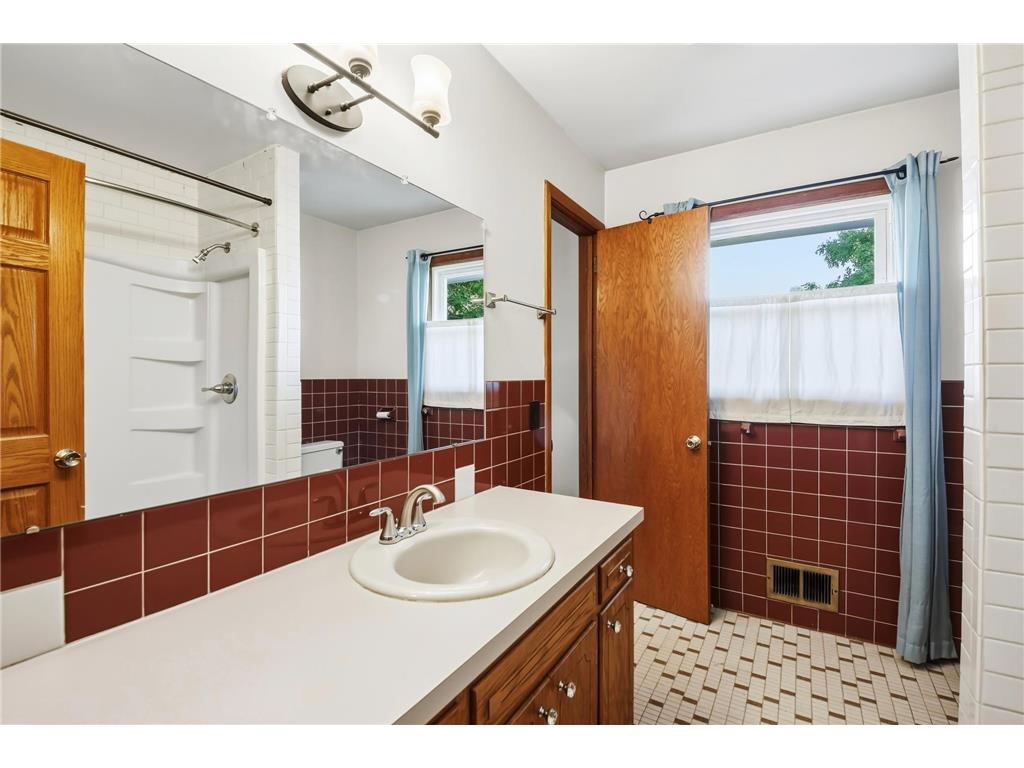 311 Eagle Ridge Circle Burnsville MN 55337 7073248 image23